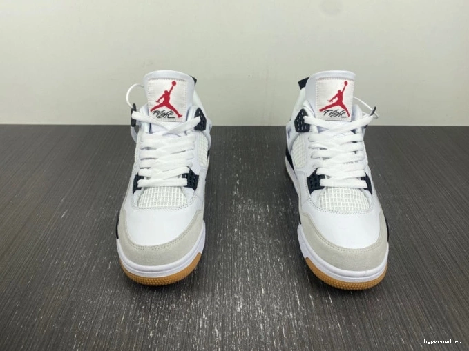 4 SB Jordan DR5415-100 x Nike Air 0902